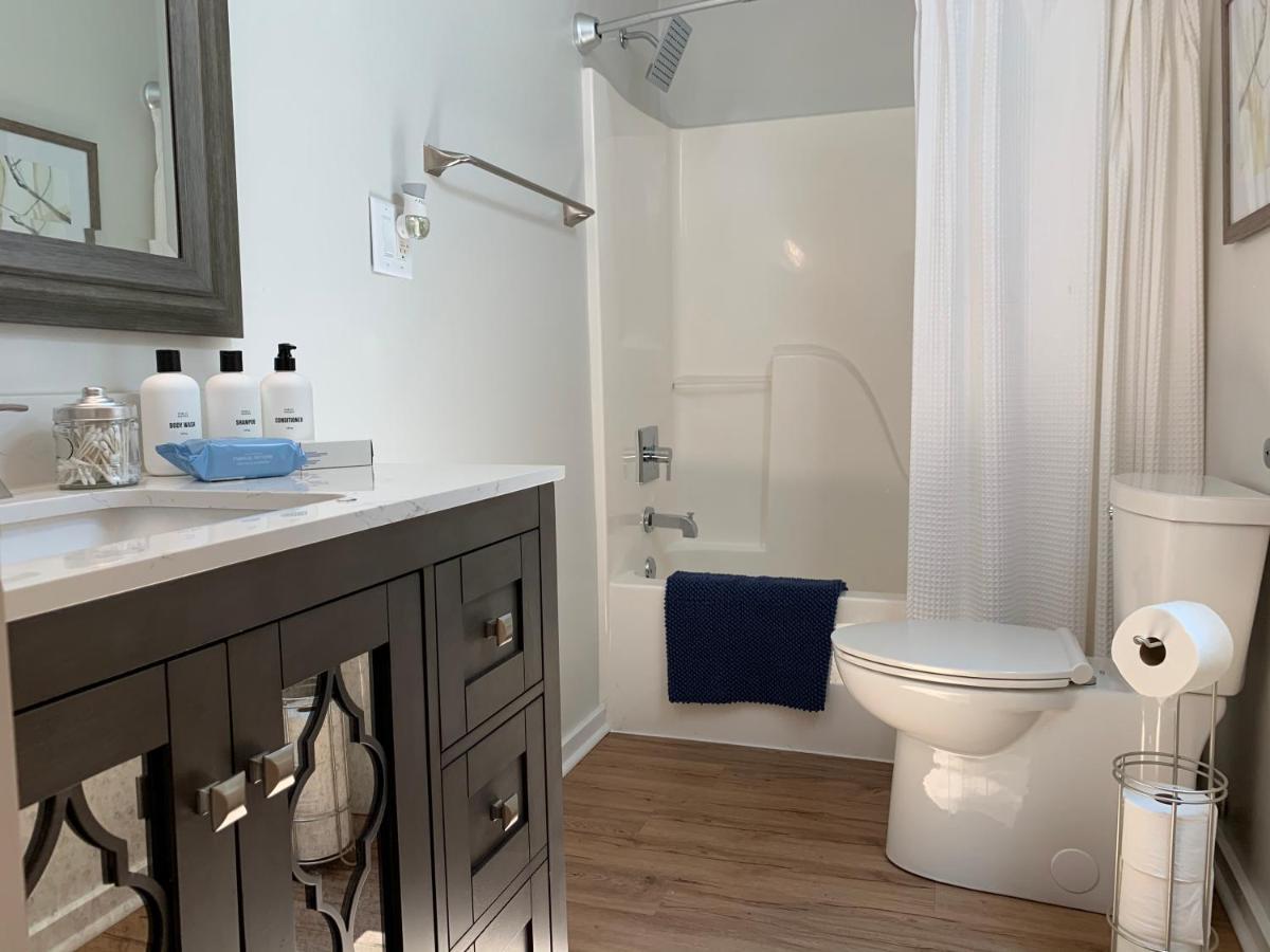 Normalbnb - 2 Blocks From Restaurants, Bars, Hospital Athens Ngoại thất bức ảnh
