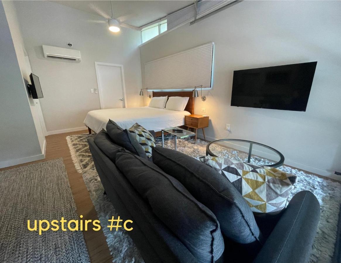 Normalbnb - 2 Blocks From Restaurants, Bars, Hospital Athens Ngoại thất bức ảnh