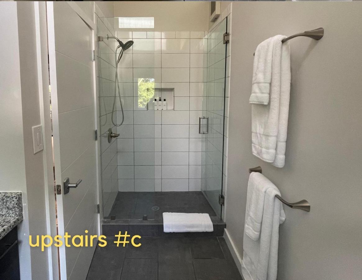 Normalbnb - 2 Blocks From Restaurants, Bars, Hospital Athens Ngoại thất bức ảnh
