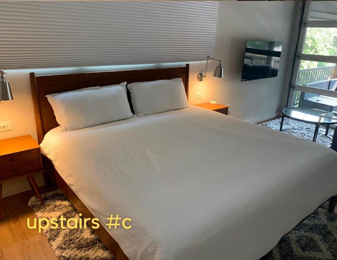 Normalbnb - 2 Blocks From Restaurants, Bars, Hospital Athens Ngoại thất bức ảnh